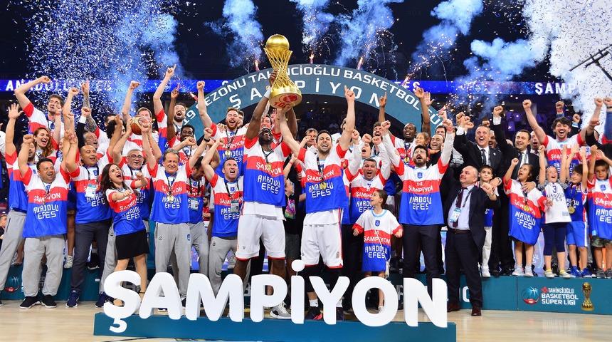 Tarihi finalde şampiyon Anadolu Efes!