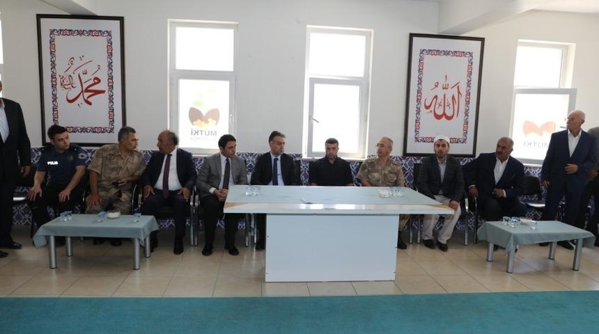 Vali Çağatay’dan eşi ve bebeği vefat eden askerin ailesine taziye ziyareti