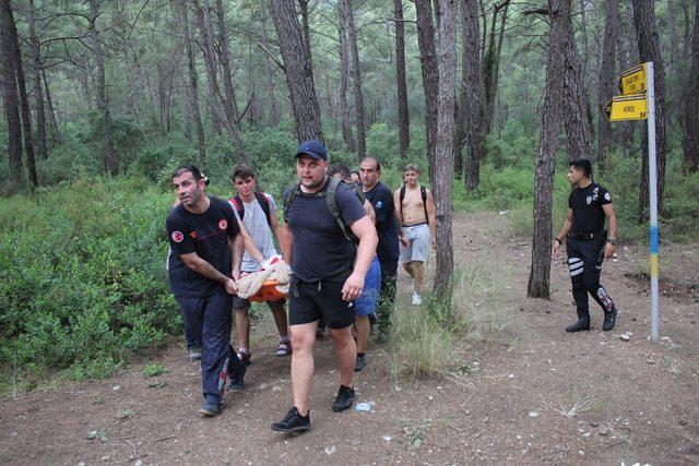 Polonyalı ailenin yürüyüş planı hastanede bitti