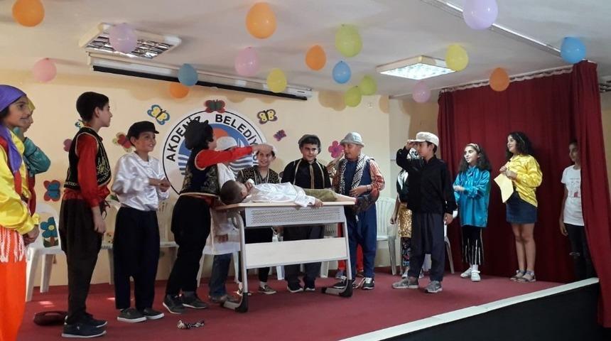 Akdeniz Belediyesi mahalle evlerinde yaz kursları başladı