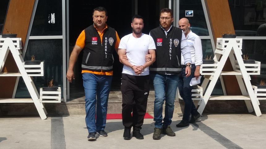 İşten çıkarılmasına neden olmakla suçladığı arkadaşlarını vurdu