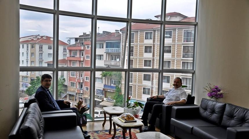 Rekt&ouml;r Taş, Başkan Sever ile bir araya geldi