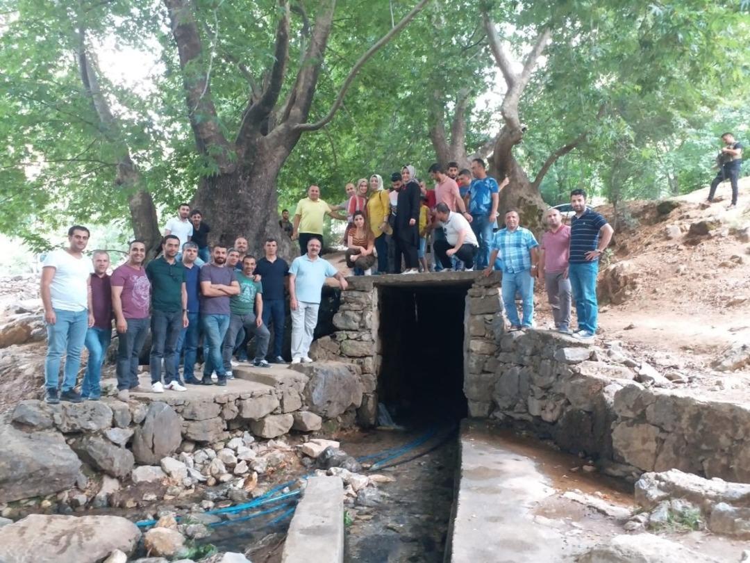 &Ouml;ğretmen ve &ouml;ğrenciler doğada &ouml;ğrenelim etkinliği i&ccedil;in Sason&rsquo;a geldi