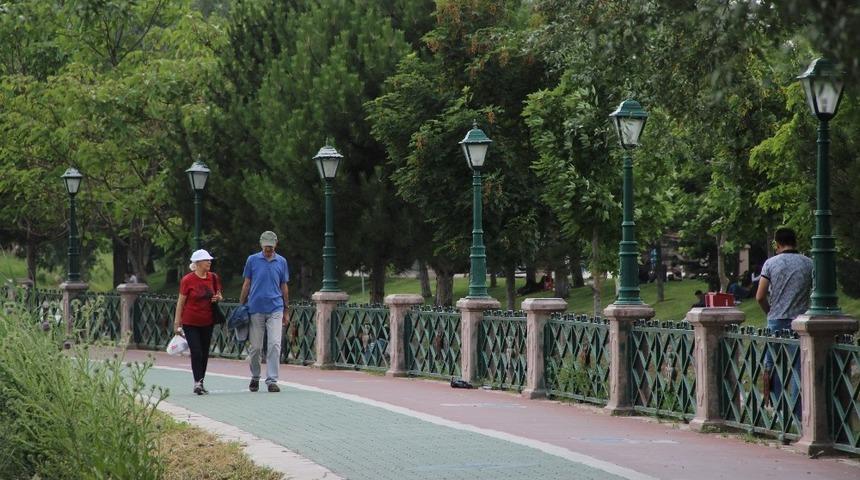 Eskişehir’de güneş yüzünü gösterdi