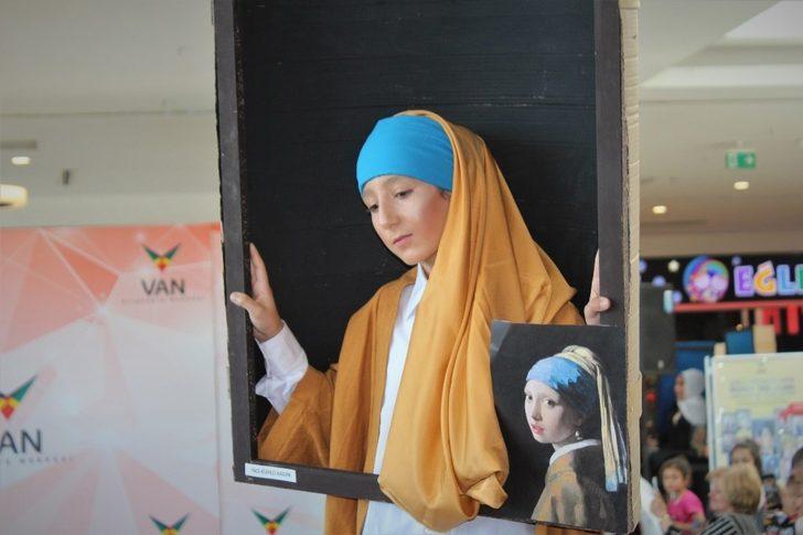 Van’da ünlü ressamların ikonik tabloları sergilendi G5