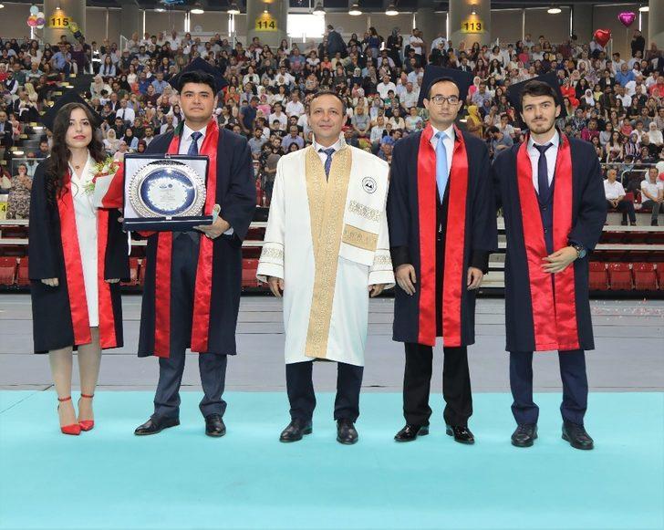 ERÜ Hukuk Fakültesi 12. Dönem Mezunlarını Verdi G3