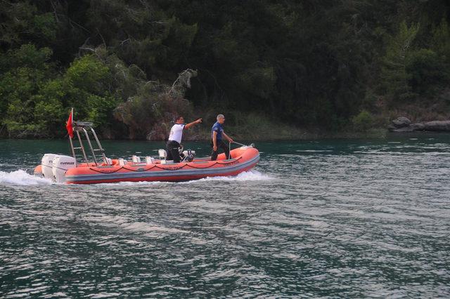 Göle giren 17 yaşındaki genç kayboldu