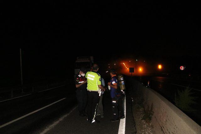 Yola sızan kimyasal madde nedeniyle Bolu Dağı trafiğe kapandı