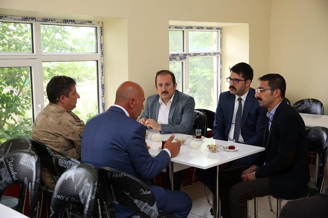 Vali Pehlivan, Demir&ouml;z&uuml; Barajı sulama sahasında incelemelerde bulundu