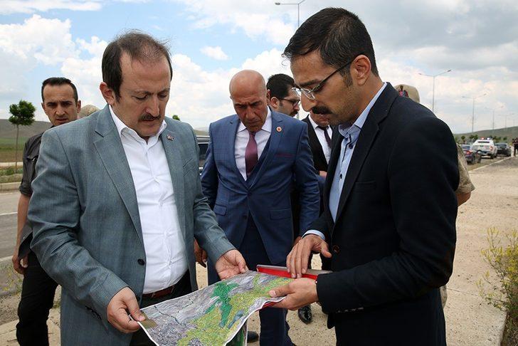 Vali Pehlivan, Demirözü Barajı sulama sahasında incelemelerde bulundu G2