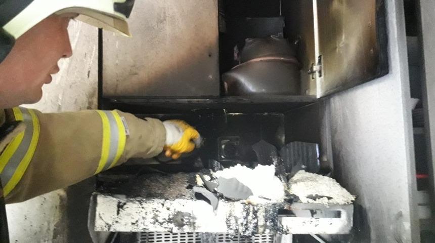 Burhaniye&rsquo;de mutfakta &ccedil;ıkan yangın korkuttu