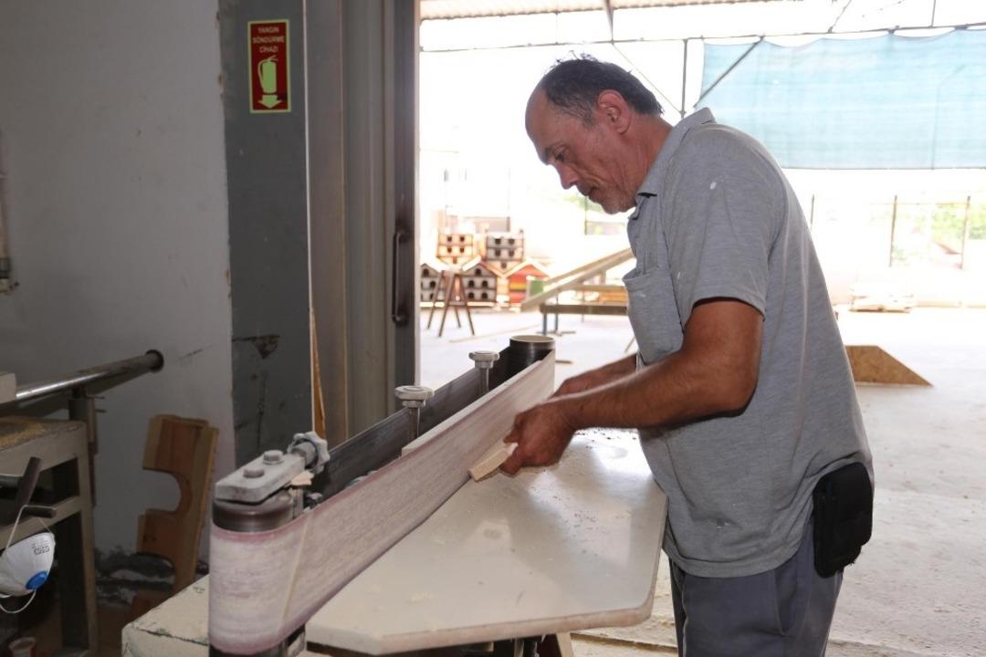 Belediye at&ouml;lyesi &uuml;retiyor, Kepez g&uuml;zelleşiyor