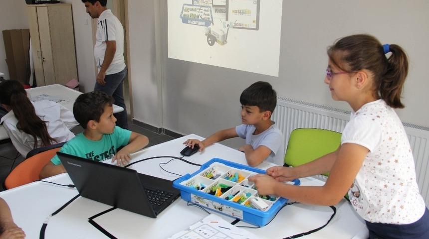 &Ccedil;ocuk Teknoloji Evi&rsquo;nde yaz okulu
