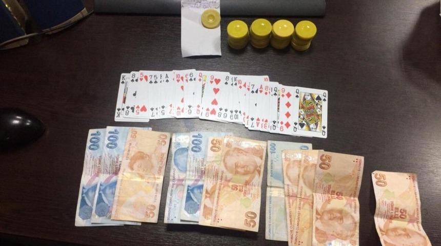 Polisten pokercilere, kumar baskını