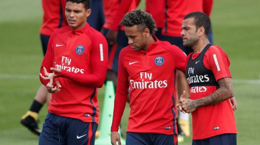 Brezilyalı yıldız Dani Alves PSG'den ayrılıyor