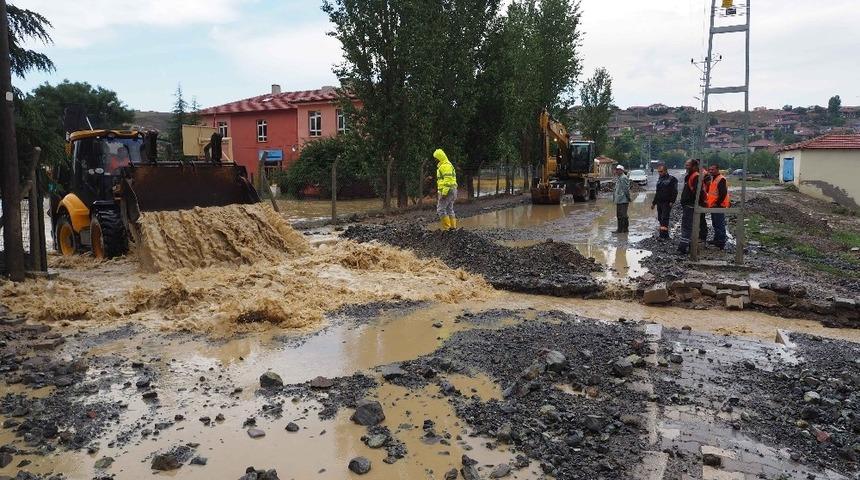 Ankara B&uuml;y&uuml;kşehir ekipleri sahada