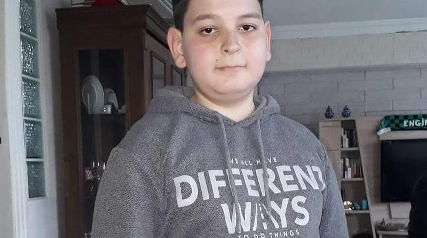 14 yaşındaki &ccedil;ocuk l&ouml;semiye yenik d&uuml;şt&uuml;