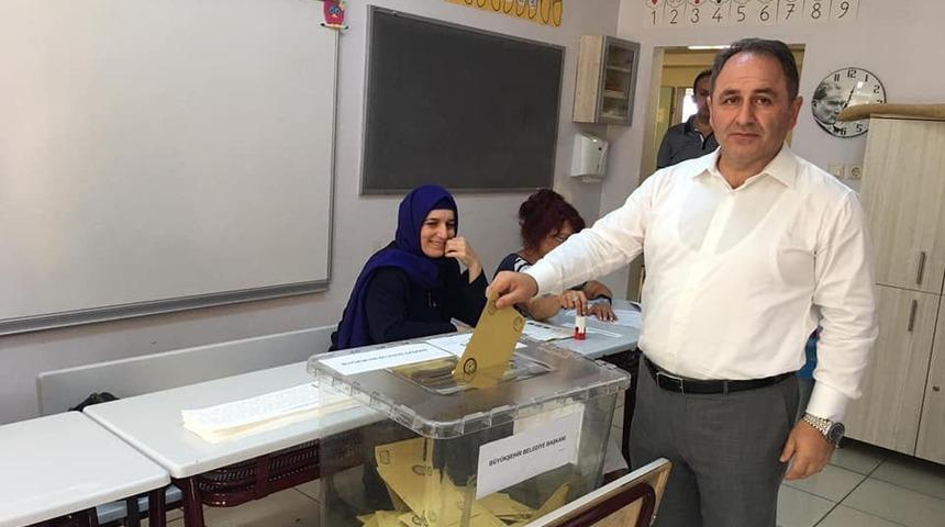 Eski milletvekili ve işadamı Demir, oyunu kullandı