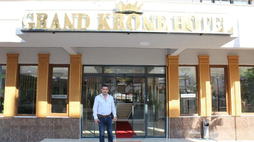 İsvi&ccedil;re&rsquo;den geldi, &Ccedil;ınarcık&rsquo;a modern bir otel kazandırdı