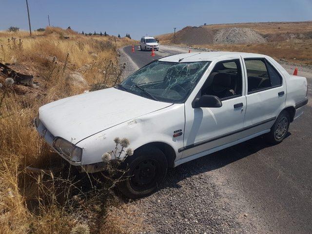 Şanlıurfa’da devrilen otomobilin sürücüsü yaralandı
