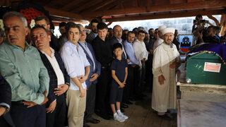 Menderes Türel'in annesi toprağa verildi