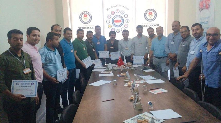 Ak&ccedil;akale Eğitim-Bir-Sen " il&ccedil;ede eğitim &ccedil;alıştayı d&uuml;zenledi.