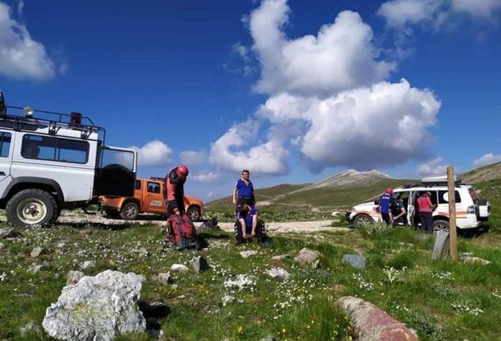 Uludağ'da kamp yaparken yaralanan 2 turist dağcıyı ekipler kurtardı