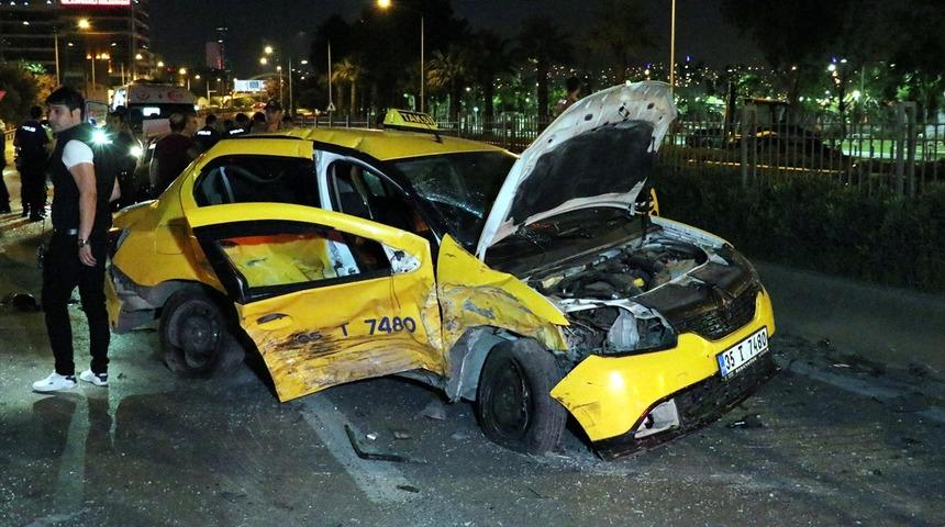 Polisin "dur" ihtarına uymayan sürücü kaza yaptı: 2 yaralı