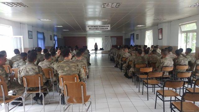 Askeri personele ‘Kadına Yönelik Şiddetle Mücadele’ semineri düzenlendi