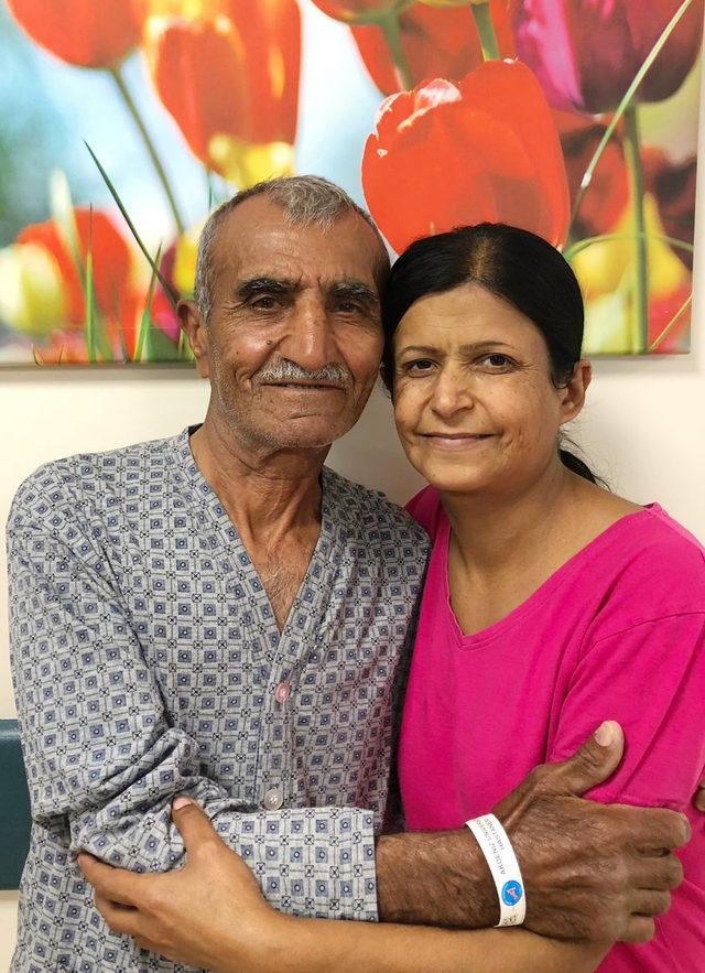 75 yaşındaki baba, böbreğiyle kızını yaşama bağladı