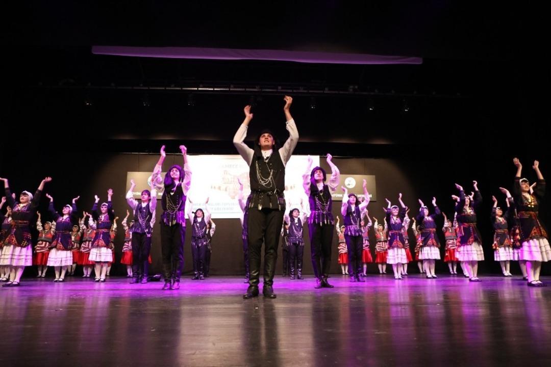 Altınk&ouml;pr&uuml; Halk Dansları Topluluğu nefesleri kesti