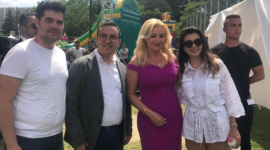 Acıbadem Hastanesi Doktorları Zahide Yetiş ile Buluştu