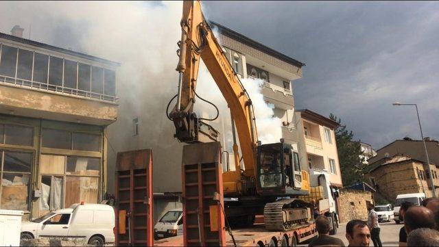 Tartışan ortakları polis ve zabıta yatıştırdı