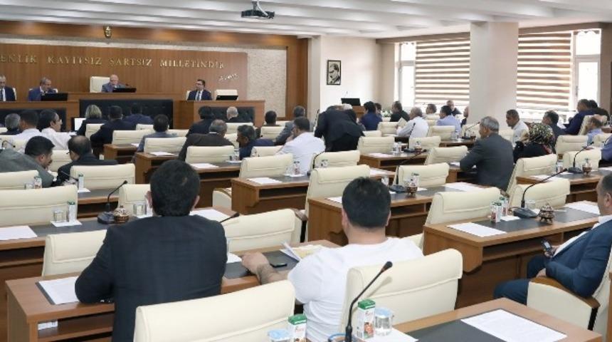 Büyükşehir Meclisi’nde hizmet vurgusu