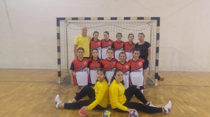 Turgutlu Belediyespor&rsquo;un minik hentbolcuları T&uuml;rkiye 4. oldu