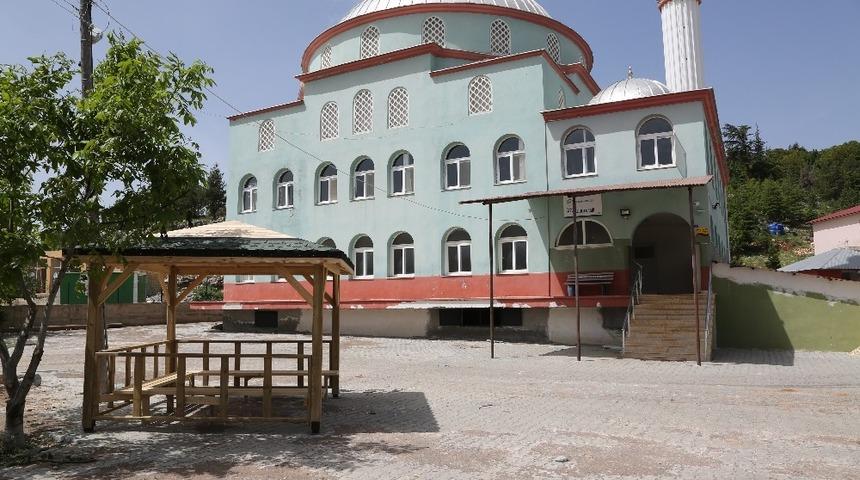 Erdemli Belediyesi’nin camilere desteği sürüyor