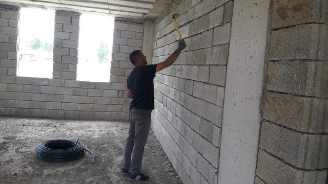 Çaldıran Belediyesinden cami yapımı için teknik personel desteği