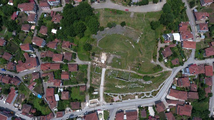 8 asırlık Ceneviz Kalesi ziyaretçilerini bekliyor G1