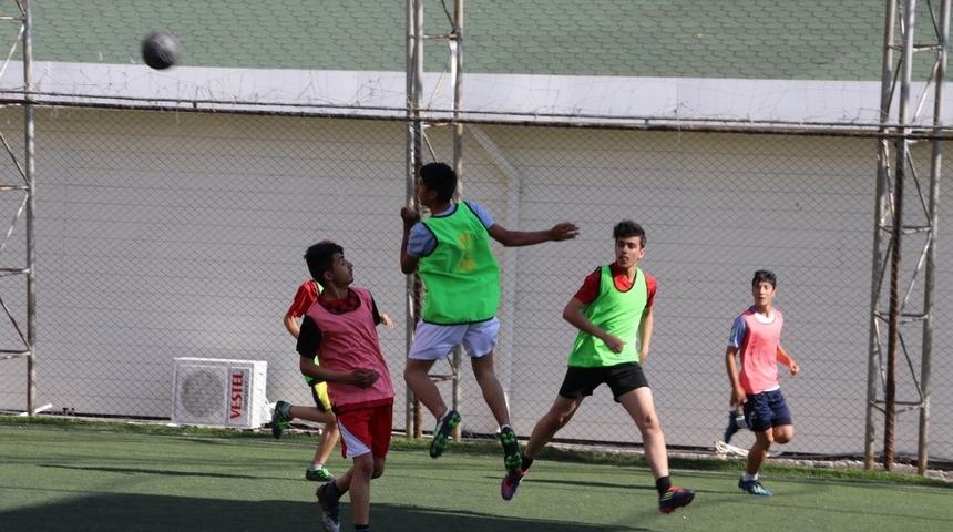 Karak&ouml;pr&uuml; Belediyespor&rsquo;da alt yapı se&ccedil;meleri yapıldı