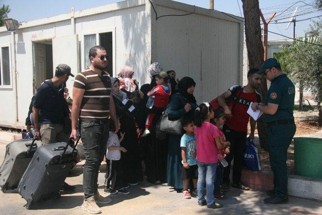 Bayramı ülkesinde geçiren 6 bin 500 Suriyeli dönüş yaptı