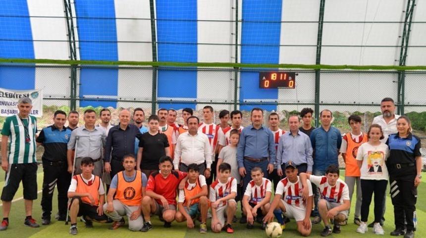 Toplum Destekli Polislik Şube M&uuml;d&uuml;rl&uuml;ğ&uuml;nden anlamlı futbol karşılaşması
