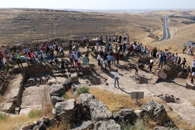 Çocuklar müzik eşliğinde Zerzevan’ı resmetti