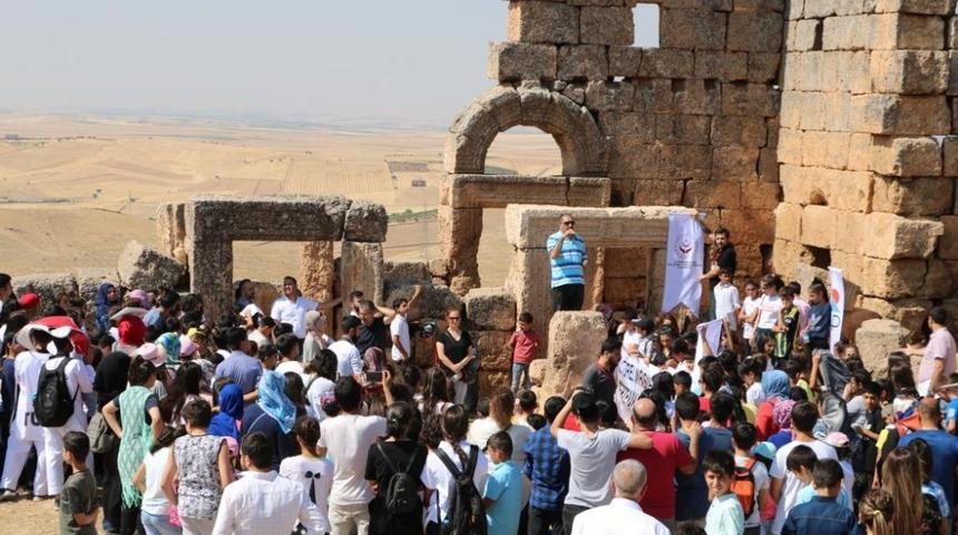 Çocuklar müzik eşliğinde Zerzevan’ı resmetti