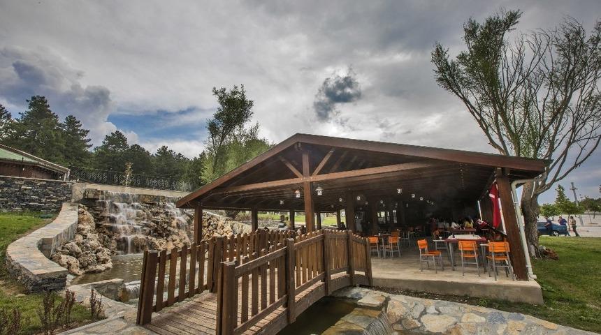 Kefe Yaylası yaz aylarında Denizlililerin akınına uğruyor