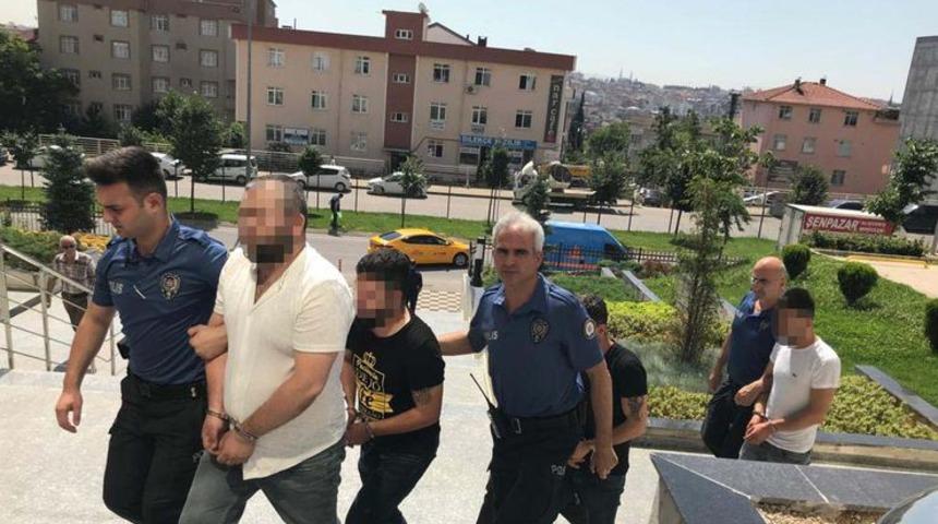 Taciz ettikleri kadınlar polis çıktı! Gözaltına alındılar