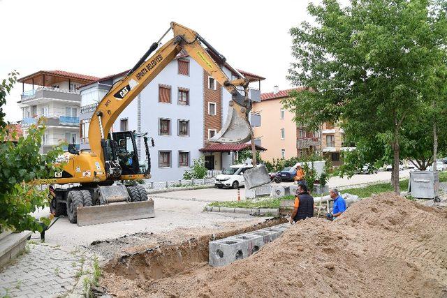 Isparta Belediyesi’nden Hızırbey ve Karaağaç’ta asfalt çalışmaları