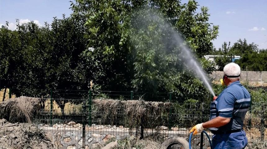 Kahta Belediyesi ila&ccedil;lama &ccedil;alışmalarını yoğunlaştırdı