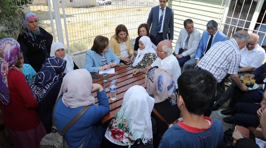 Şahin, M&uuml;nif paşa mahalle sakinleriyle buluştu