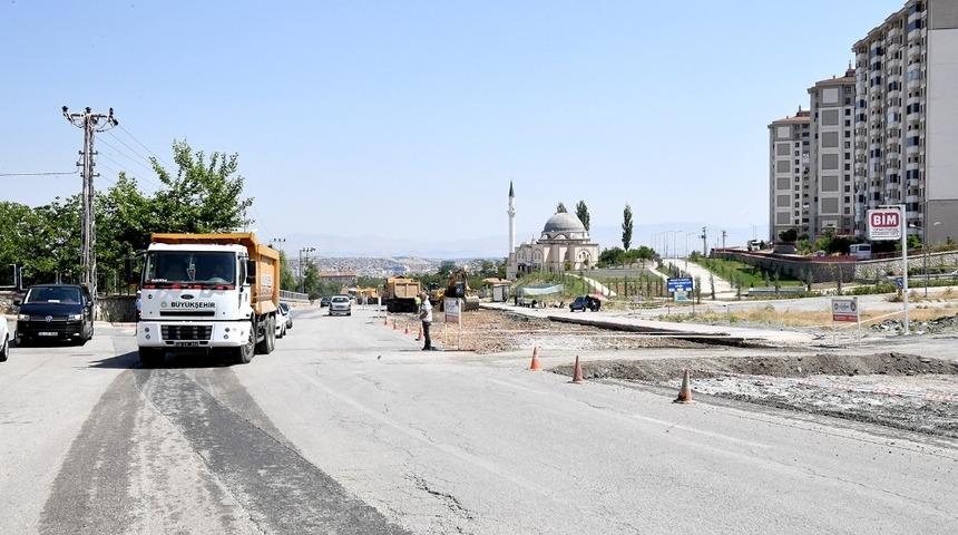 TOKİ yolunda &ccedil;alışmalar s&uuml;r&uuml;yor