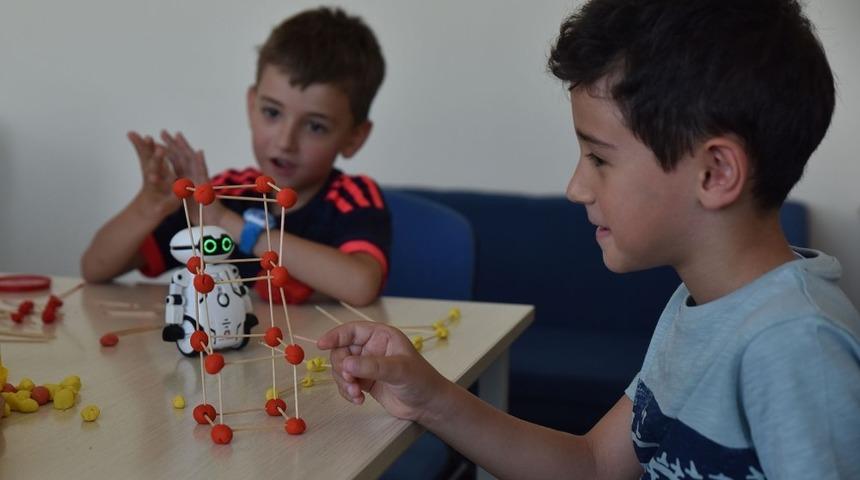 &Ccedil;ocuklar bilimle tanışıyor